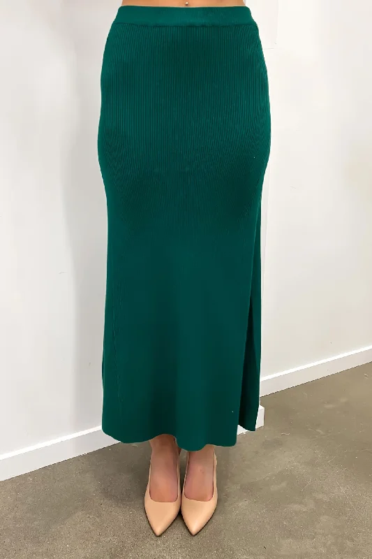 Stylish Women's Outfit Karina Knit Skirt Emerald