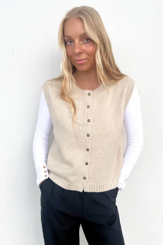 Women's Vintage-Inspired Outfit Shelley Knit Vest Cream