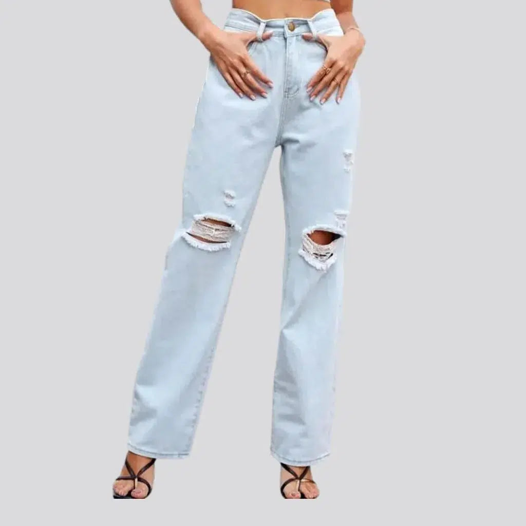 Modern Women's Fashion with Vintage Touches High-waist wide-leg jeans