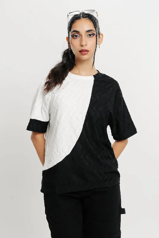 Women's Vacation Garments Black White Textured T-Shirt